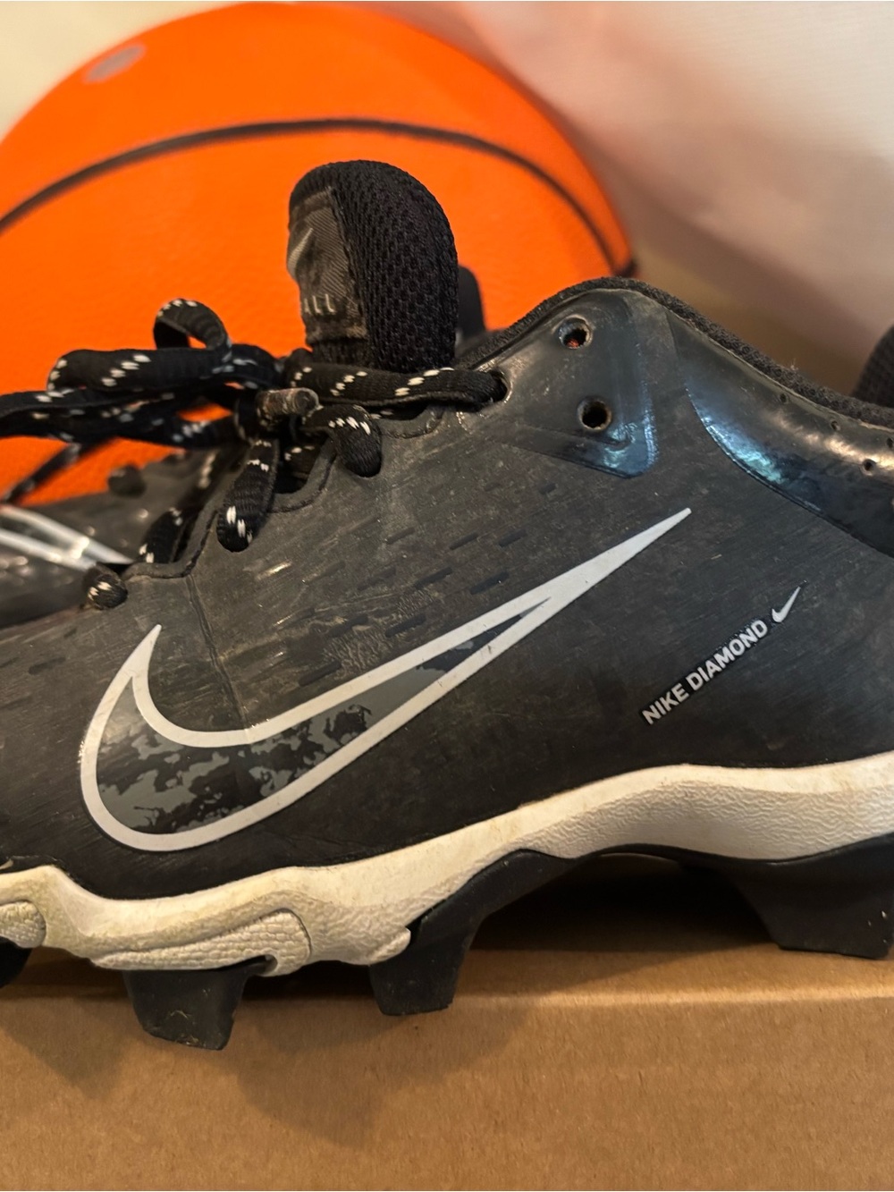 Nike Kids Black and White Diamond softball  Cleats